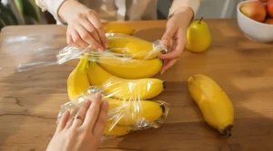 « Elles ne noircissent plus » : mon astuce toute simple pour garder vos bananes bien fraîches très longtemps